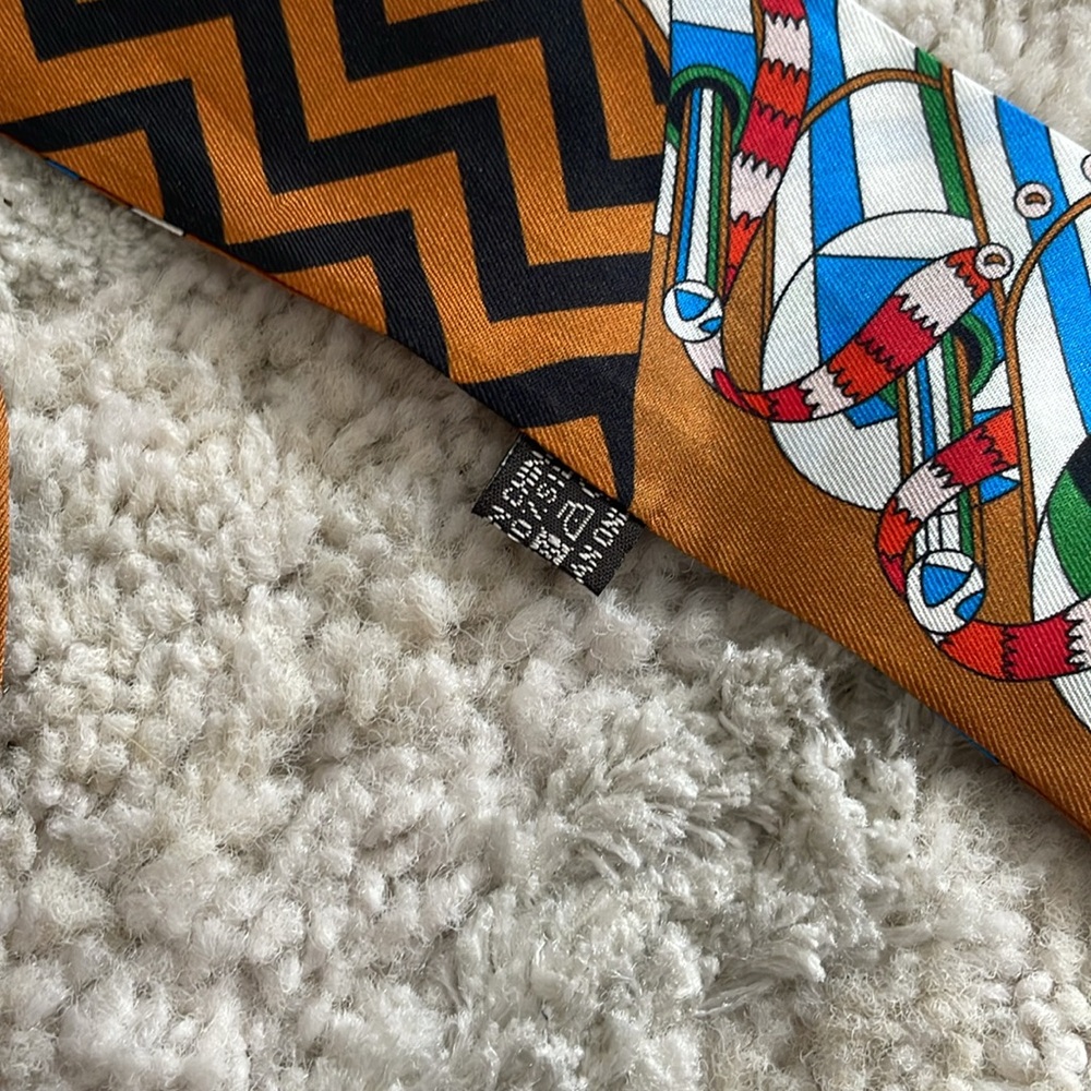 NWOT - Pure Silk Tribal Print Twilly/Scarf - Picture 3 of 3